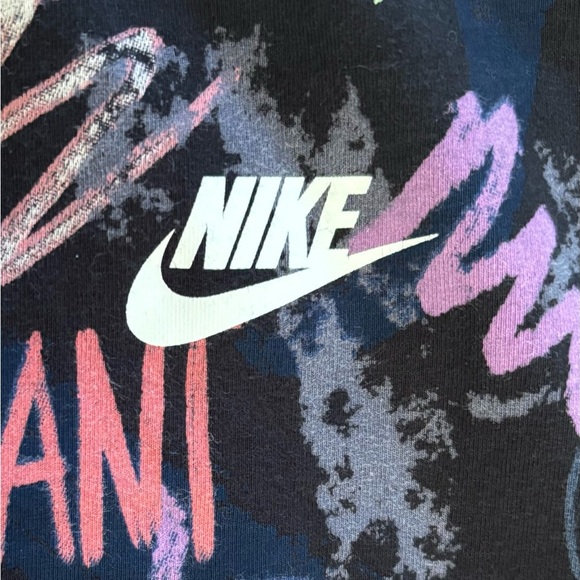 Nike girl youth glow in the dark leggings 
Size XL/extra large - Picture 5 of 8